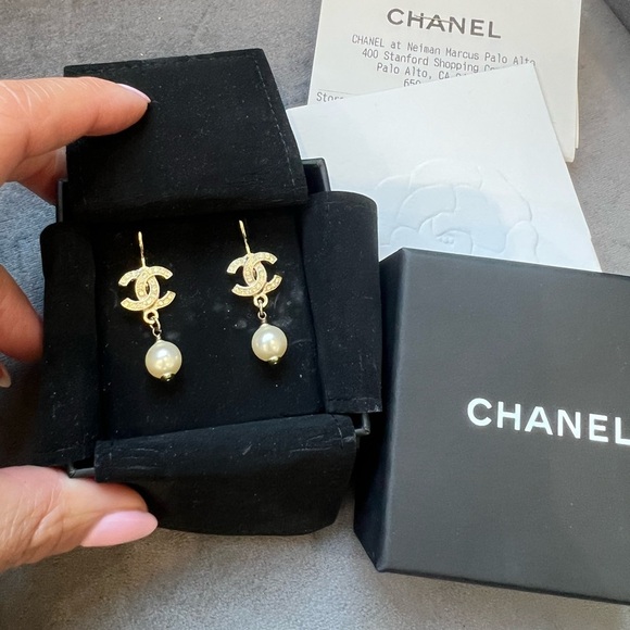 CHANEL Crystal Pearl CC Drop Earrings - Picture 3 of 9
